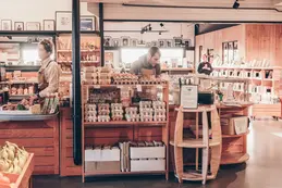 Entre caisse et service arrière